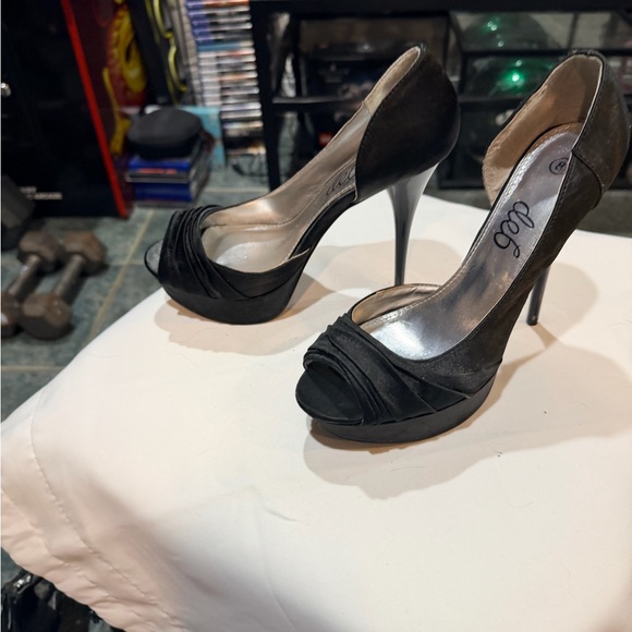 Black Ruched Peep-Toe Stiletto Heels - Picture 4 of 4